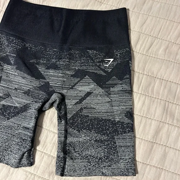 Gymshark Seamless Biker Shorts - Picture 2 of 5